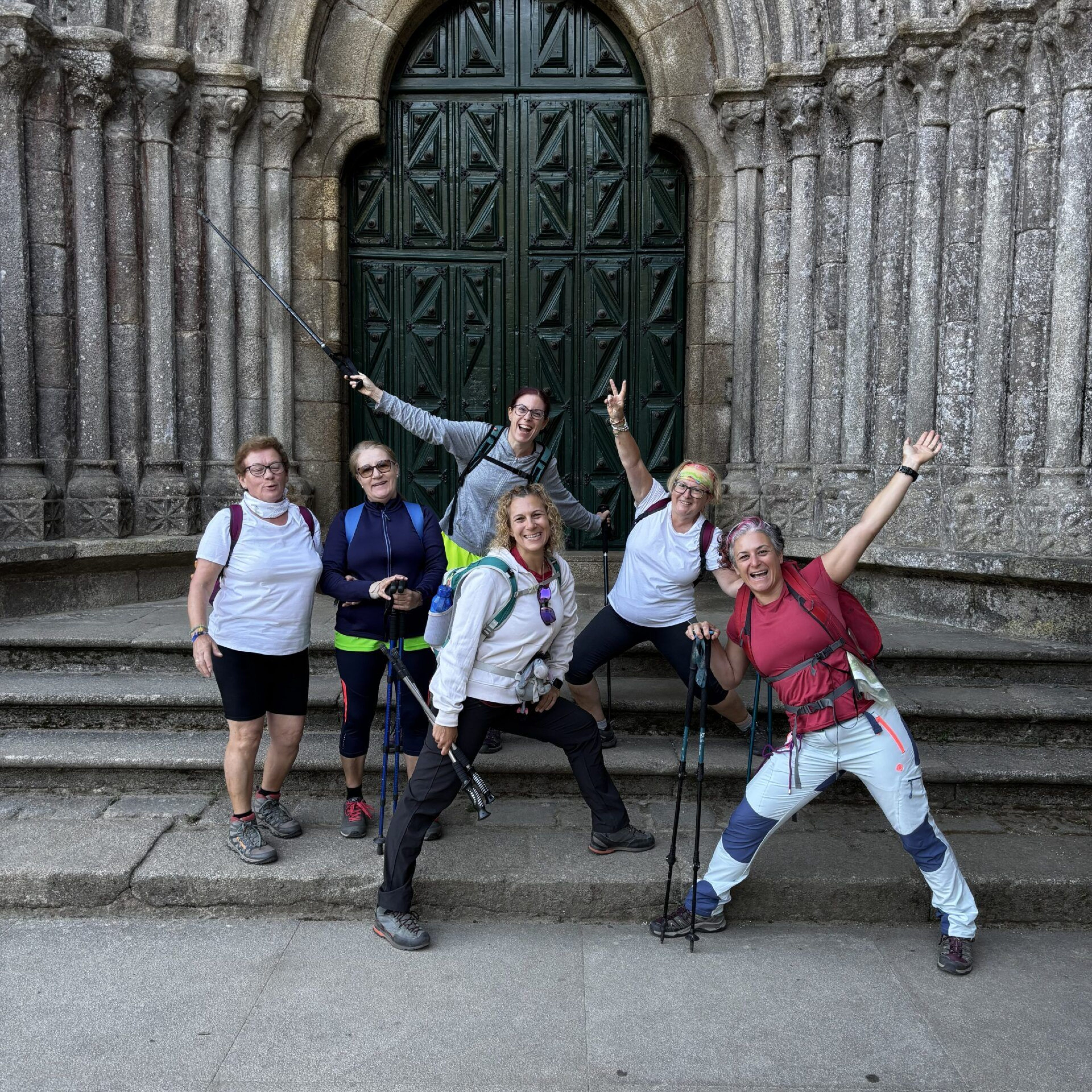 grupos de mujeres en el camino de santiago